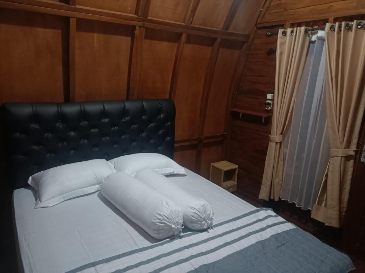 Вілла Wooden House Paseban Богор Екстер'єр фото