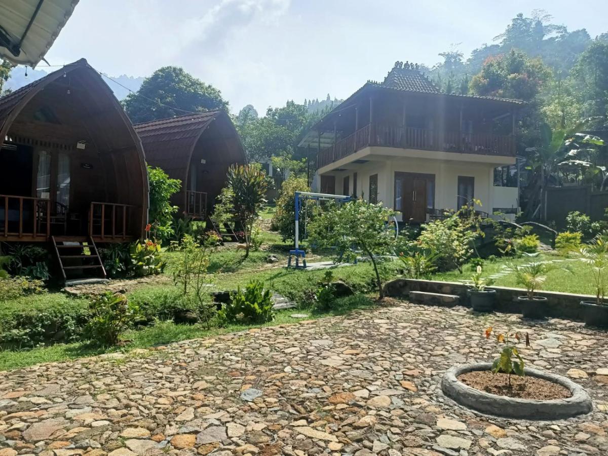 Вілла Wooden House Paseban Богор Екстер'єр фото